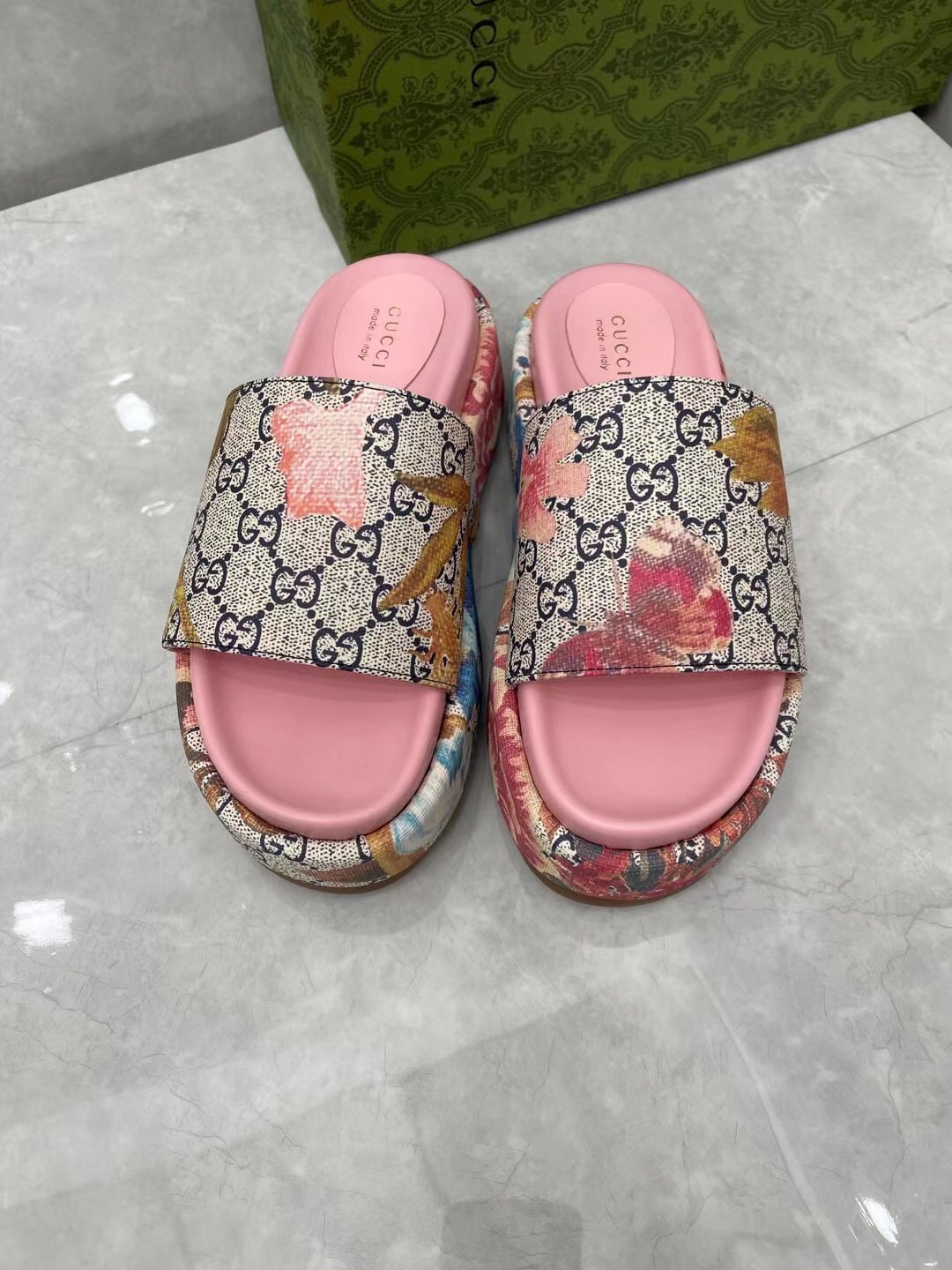 GUCCI Decorated with super double G pattern women's table slippers