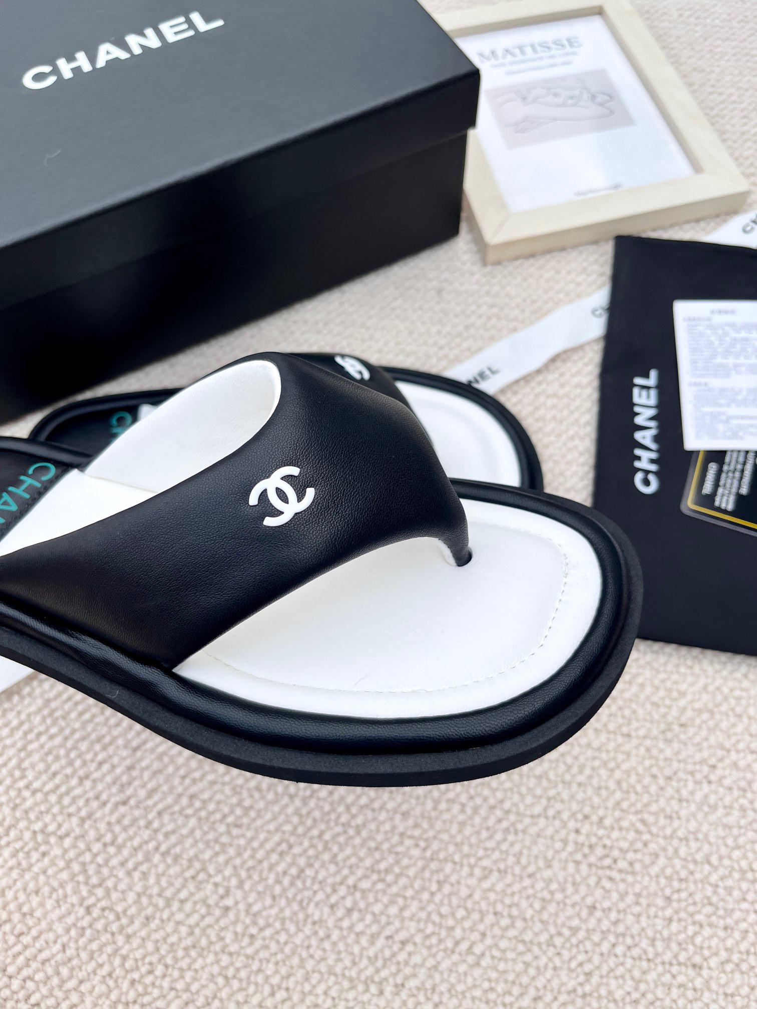 CHANEL Cloud flip-flops