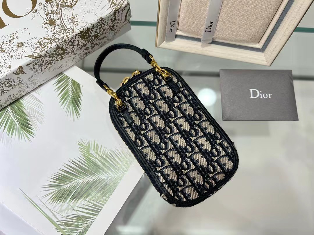 DIOR 30 MONTAIGNE PHONE HOLDER