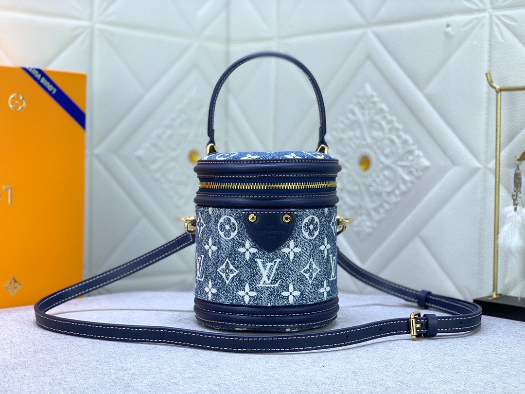 LV Small bucket handbag