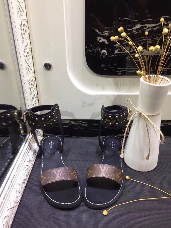 LV  Sandals
