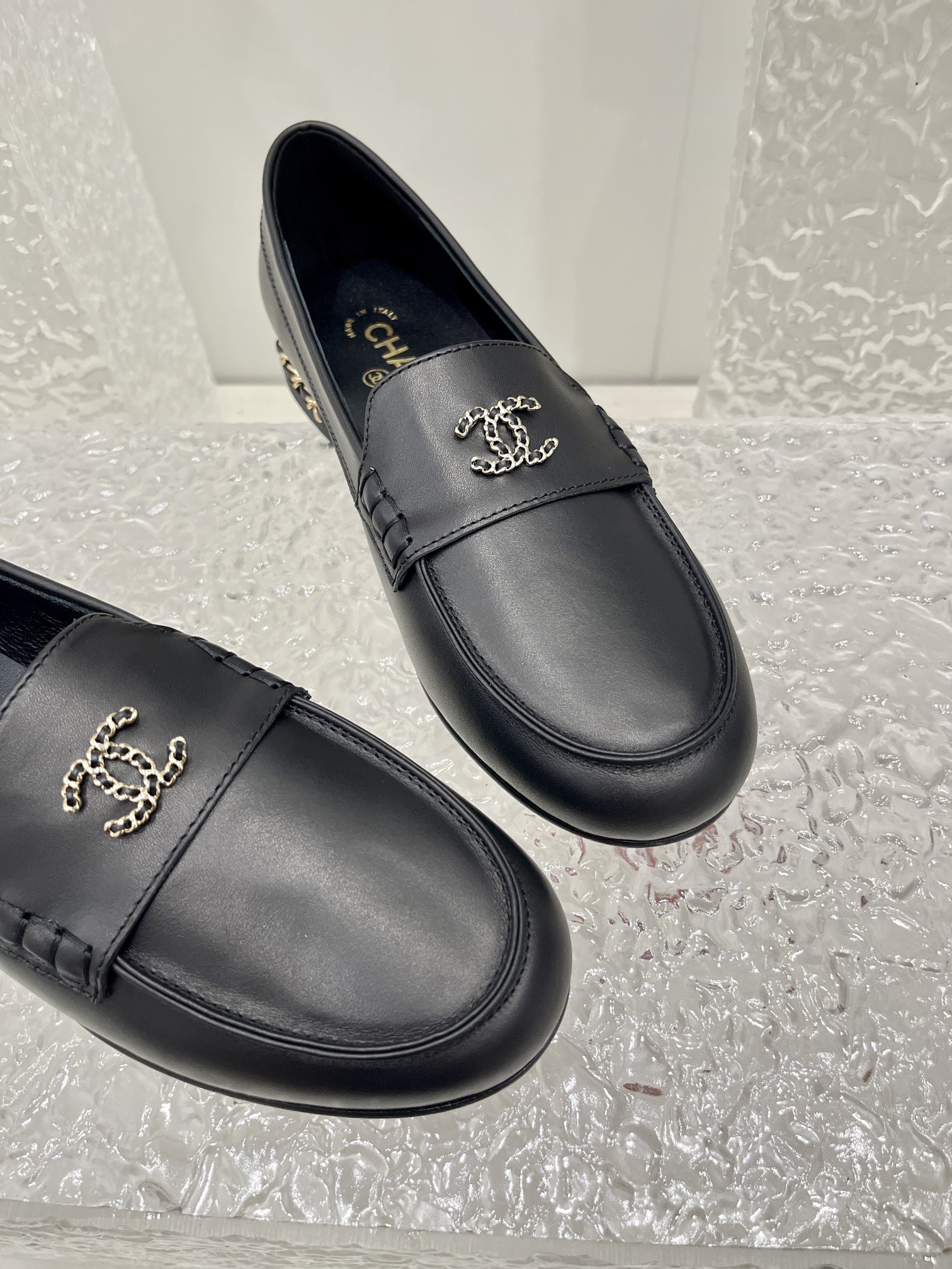 CHANEL Chain loafers