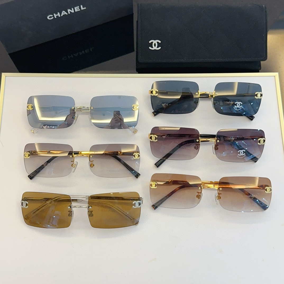 CHANEL Sunglasses
