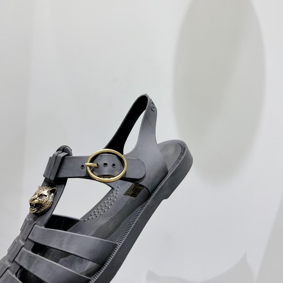 GUCCI Buckle Strap Jelly Sandals