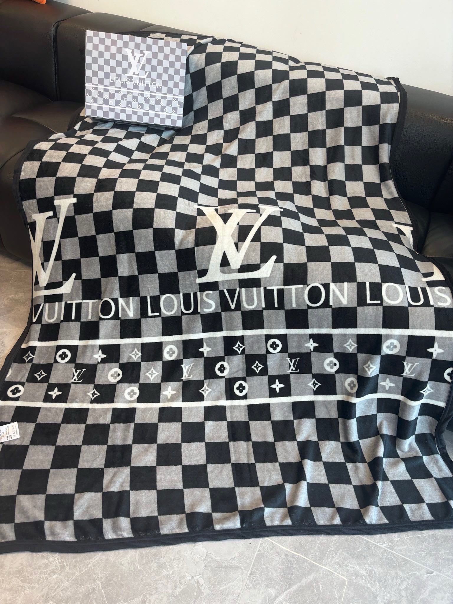 LV Blanket