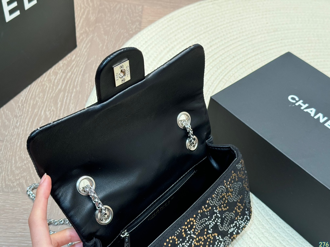 CHANEL Handbag （22cm）