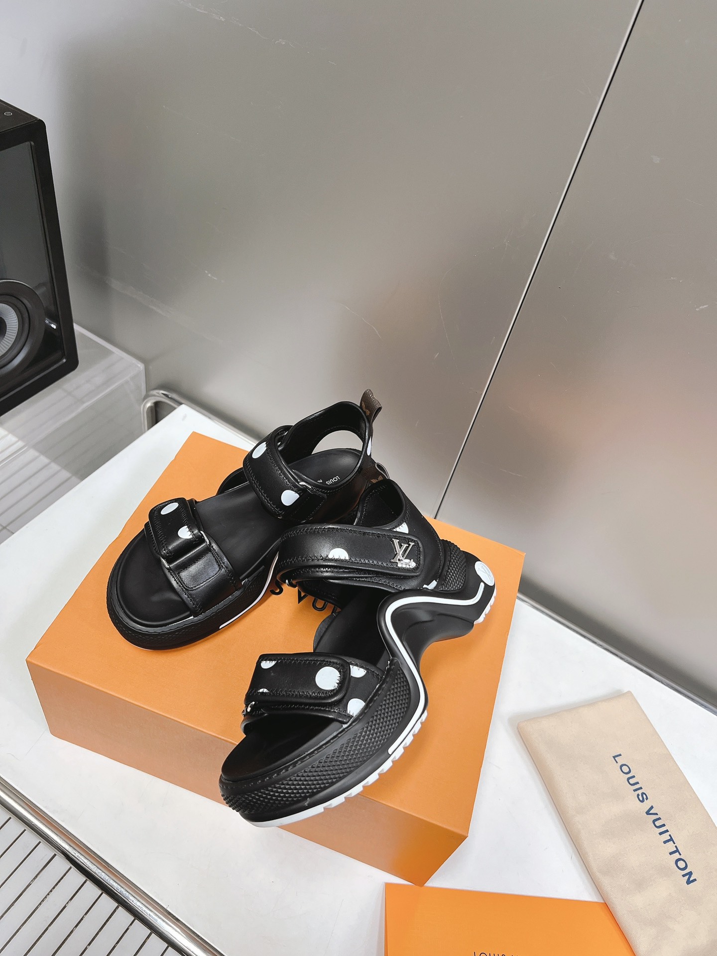 LOUIS VUITTON SANDALS