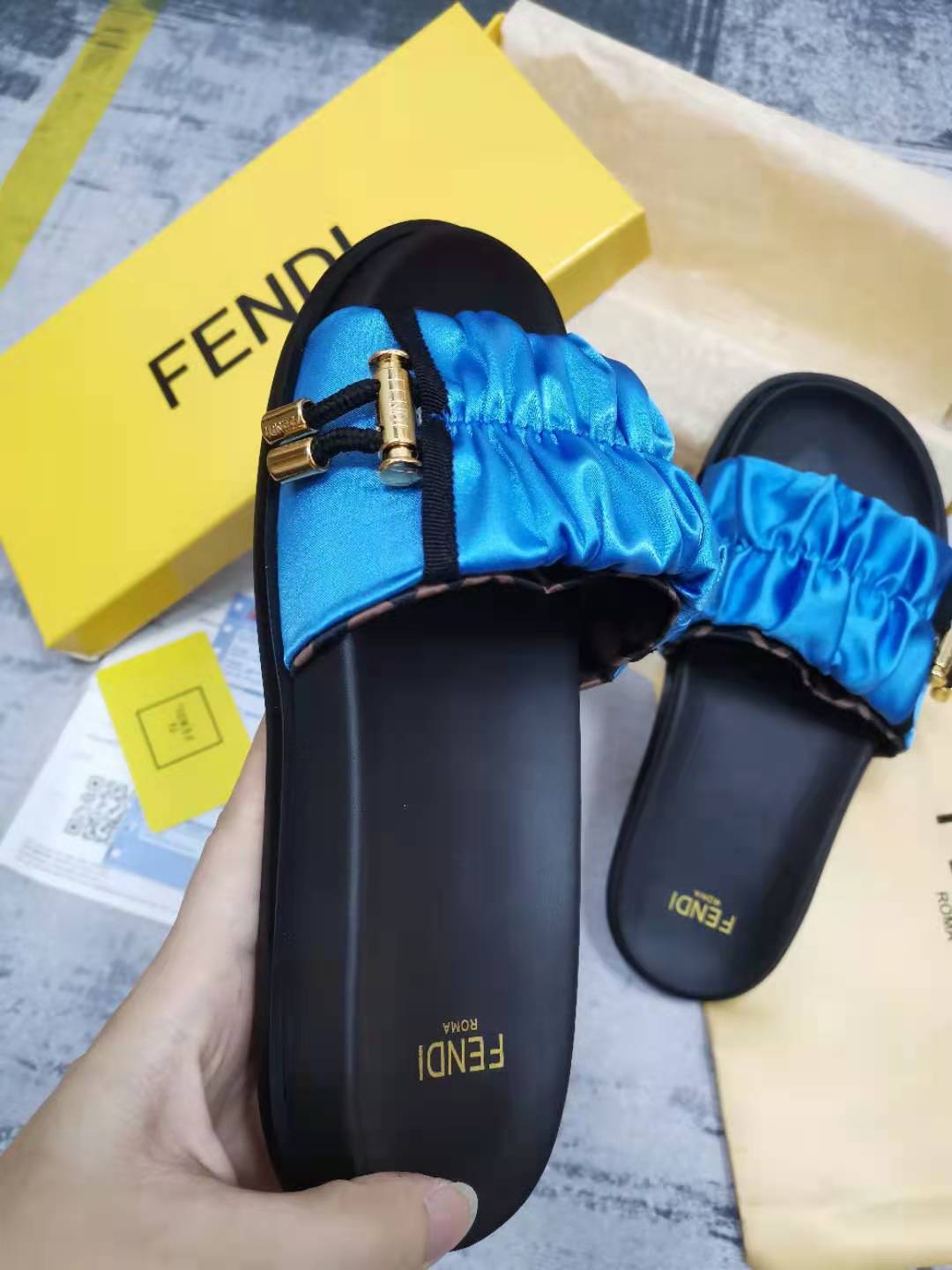 FENDI SLIDES