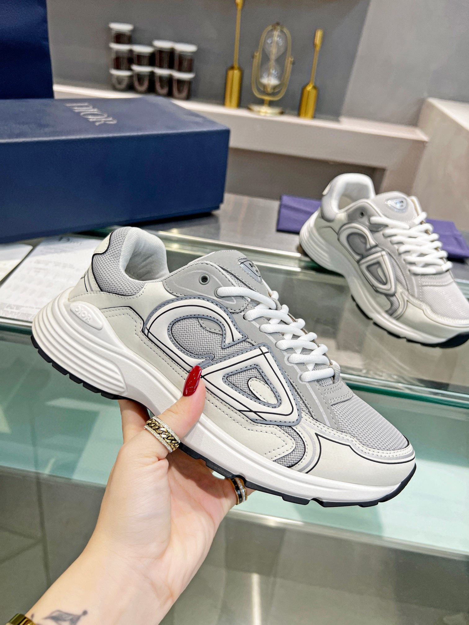 DIOR B30 SNEAKERS