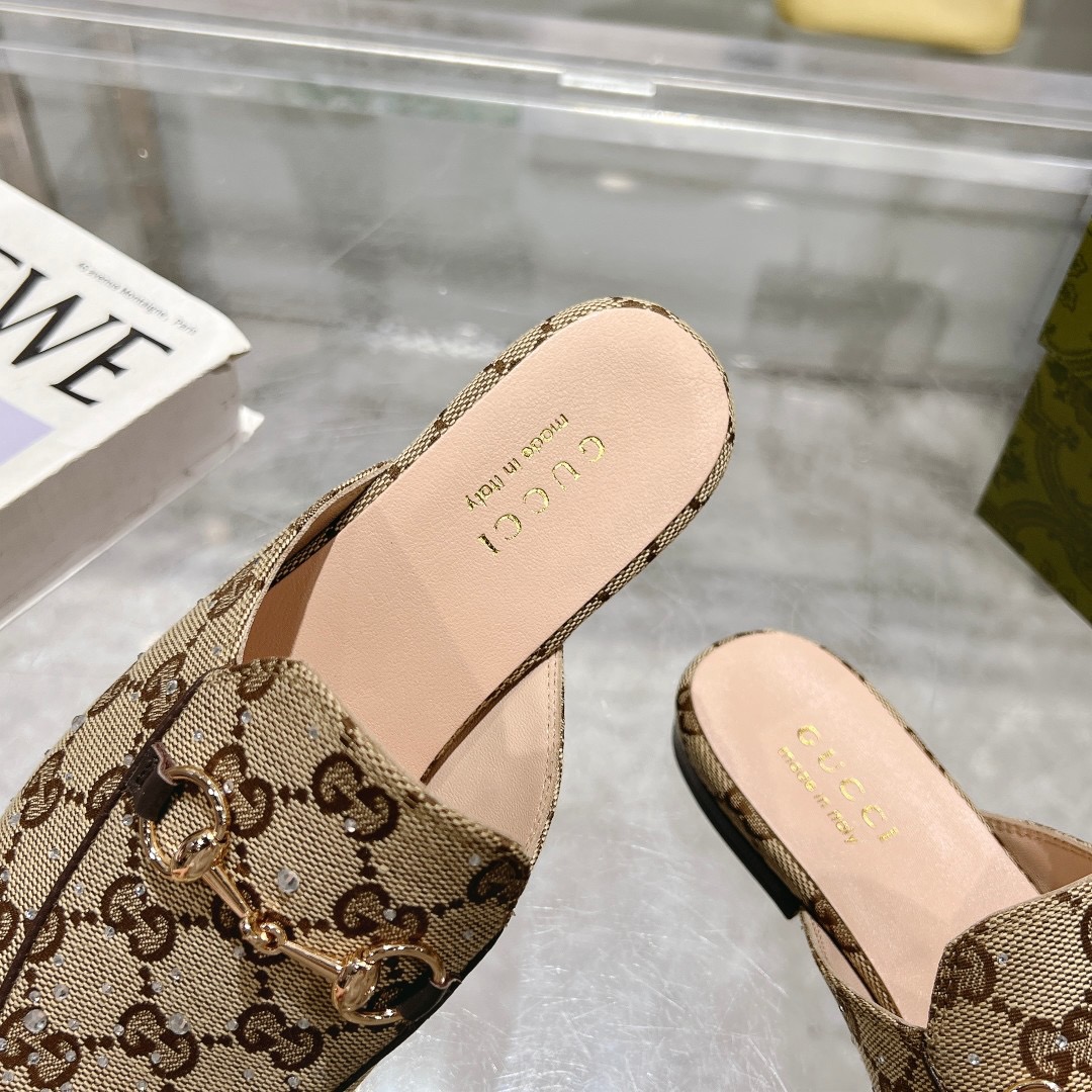 GUCCI Slippers （With Crystal）