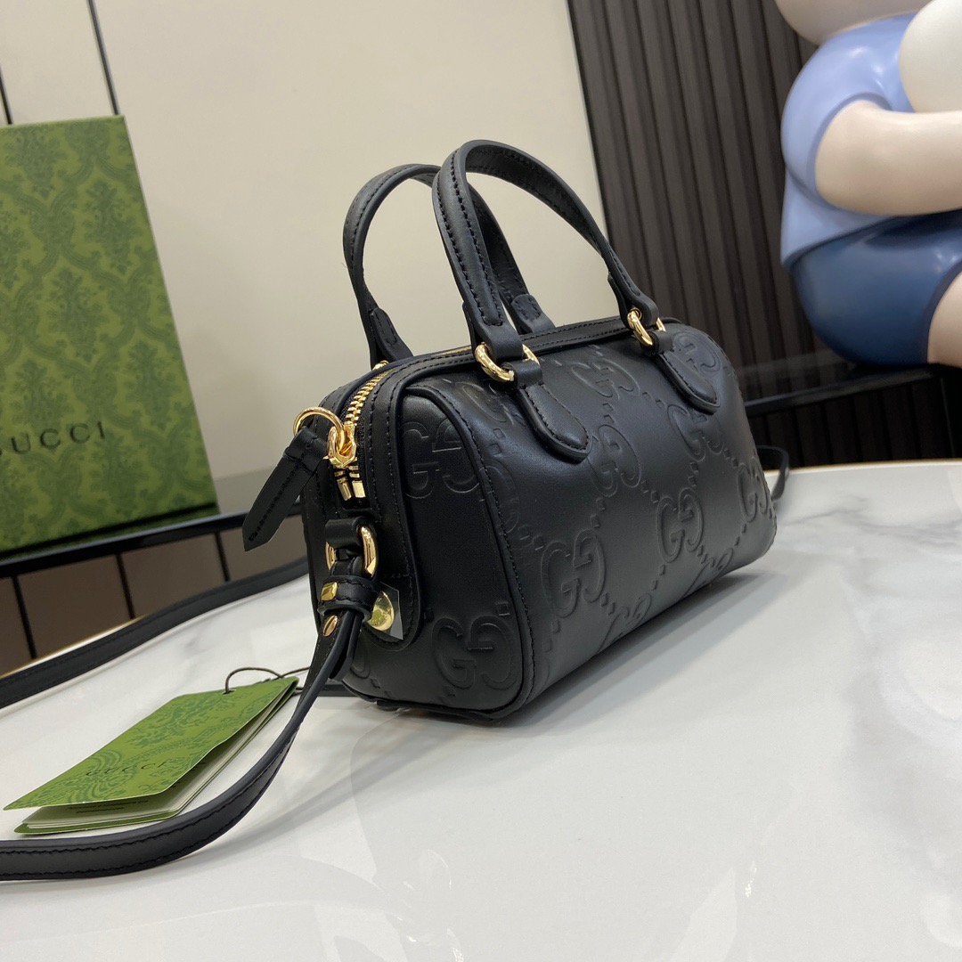 GUCCI Handbag (16*11*9 cm)