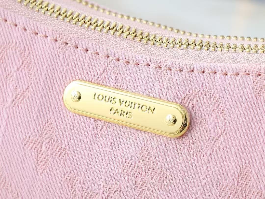 LV pochette handbag 24.5cm