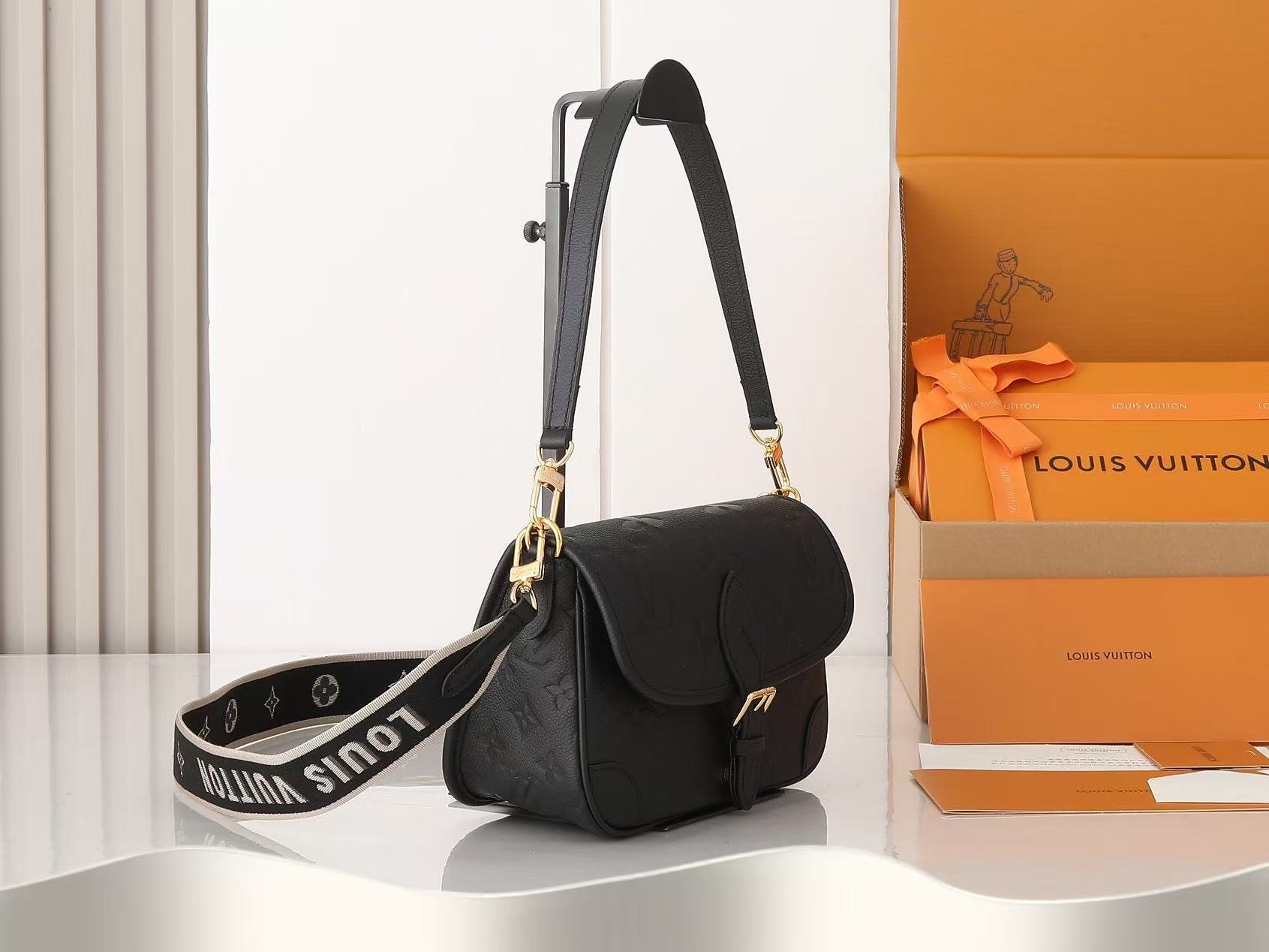 LV  Diane Handbag (best quality)