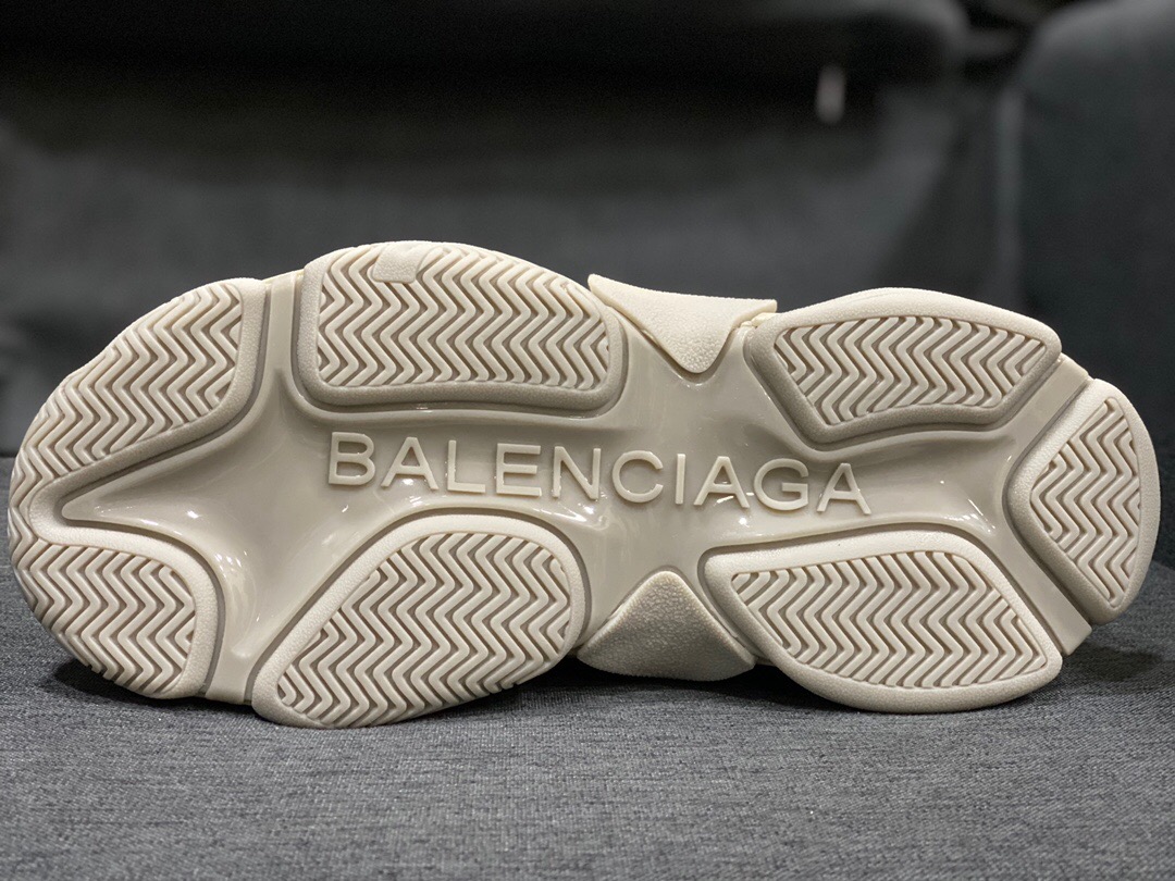 BALENCIAGA TRIPLE S Sneakers