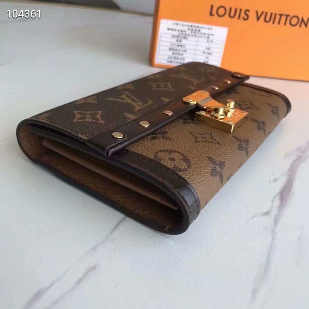 LV Purse