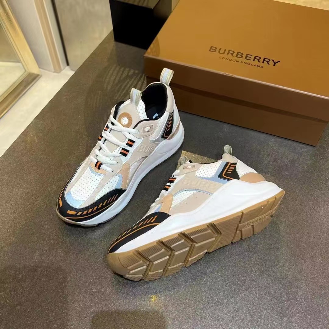 BURBERRY Sneakers