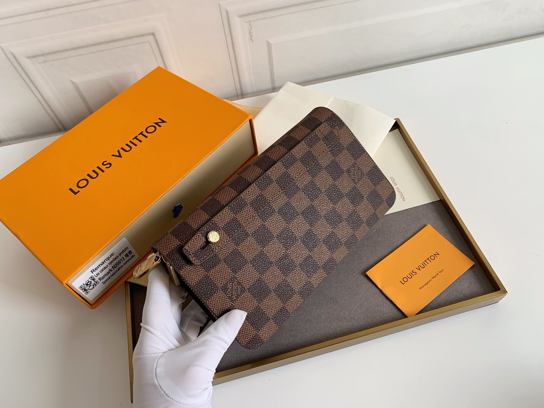 LV purse