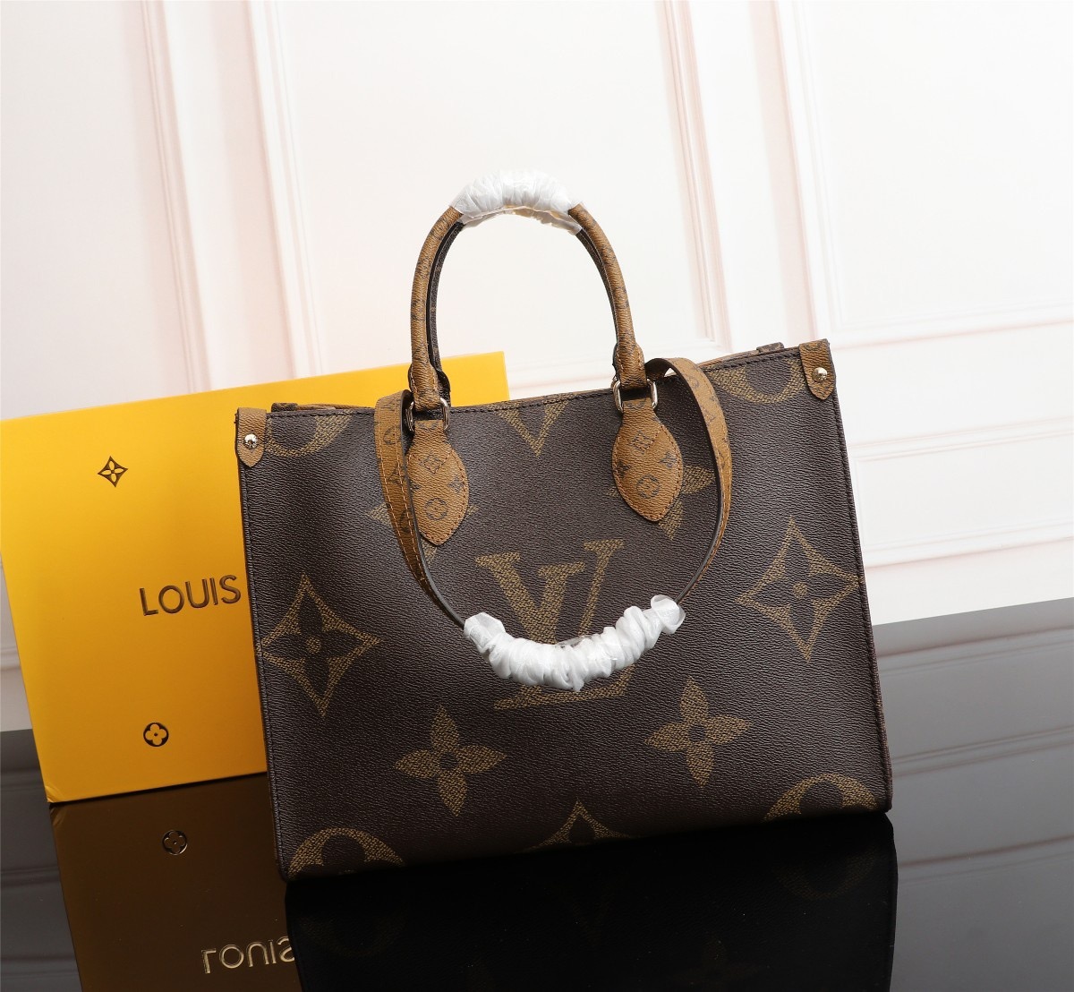 LV ONTHEGO Handbag