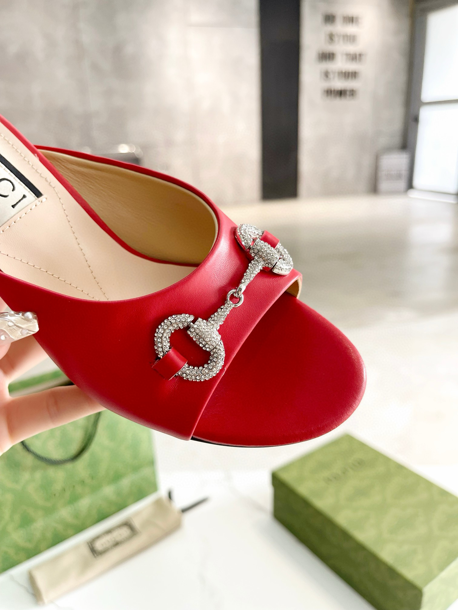 GUCCI Rhinestone high-heeled slippers