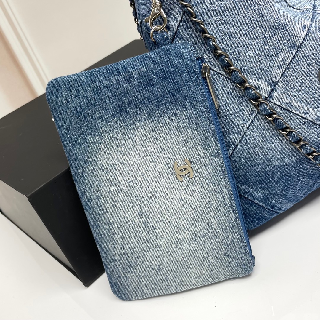 CHANEL Denim chain bag