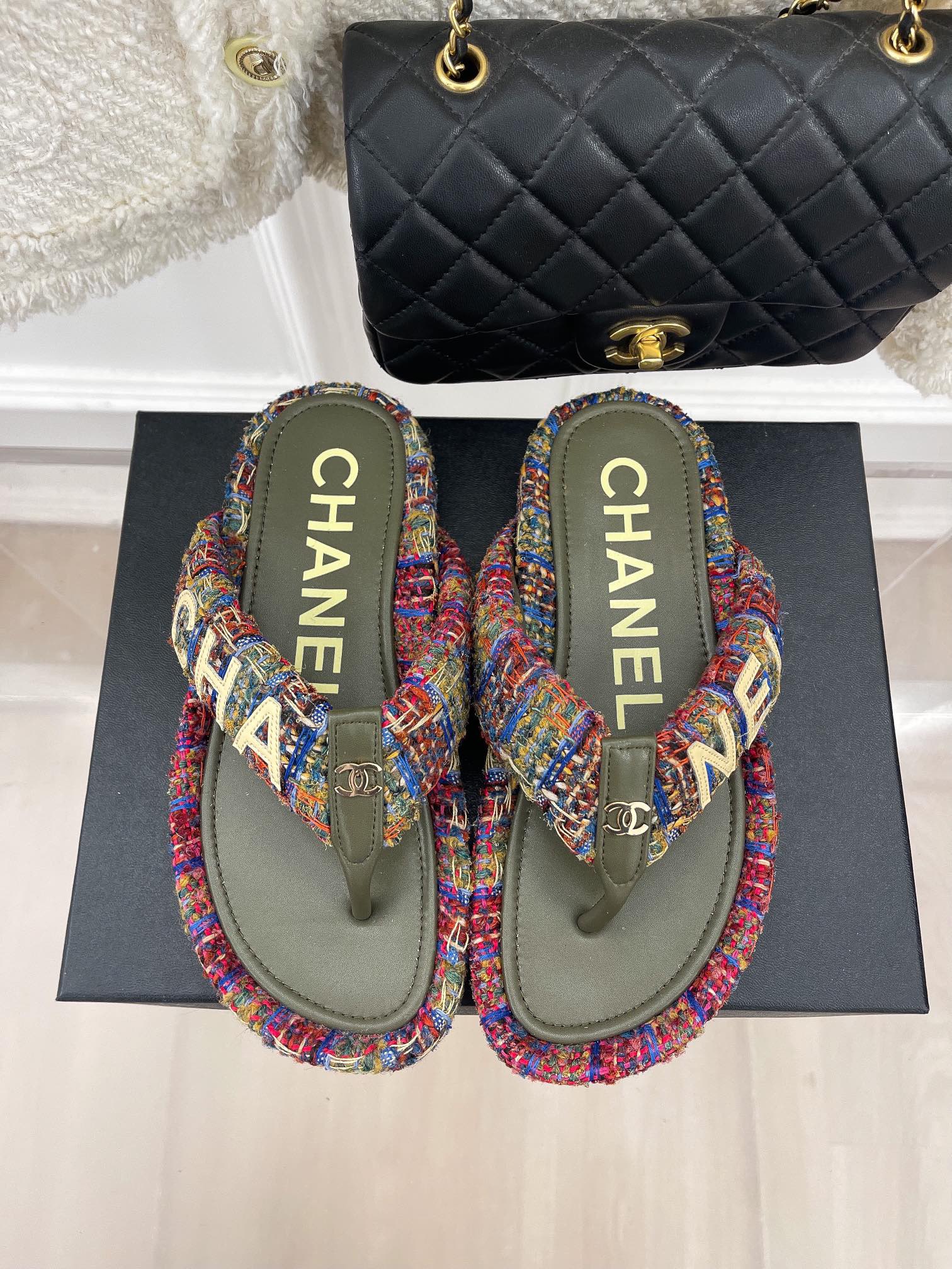 CHANEL Flip flops