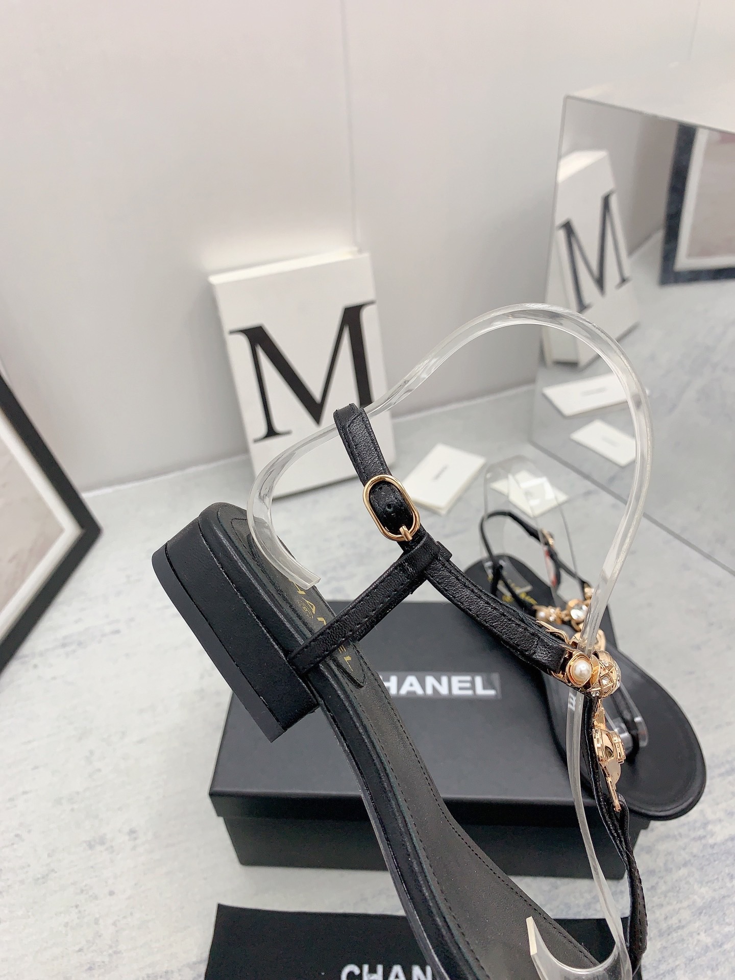 CHANEL Love jewel flip-flops