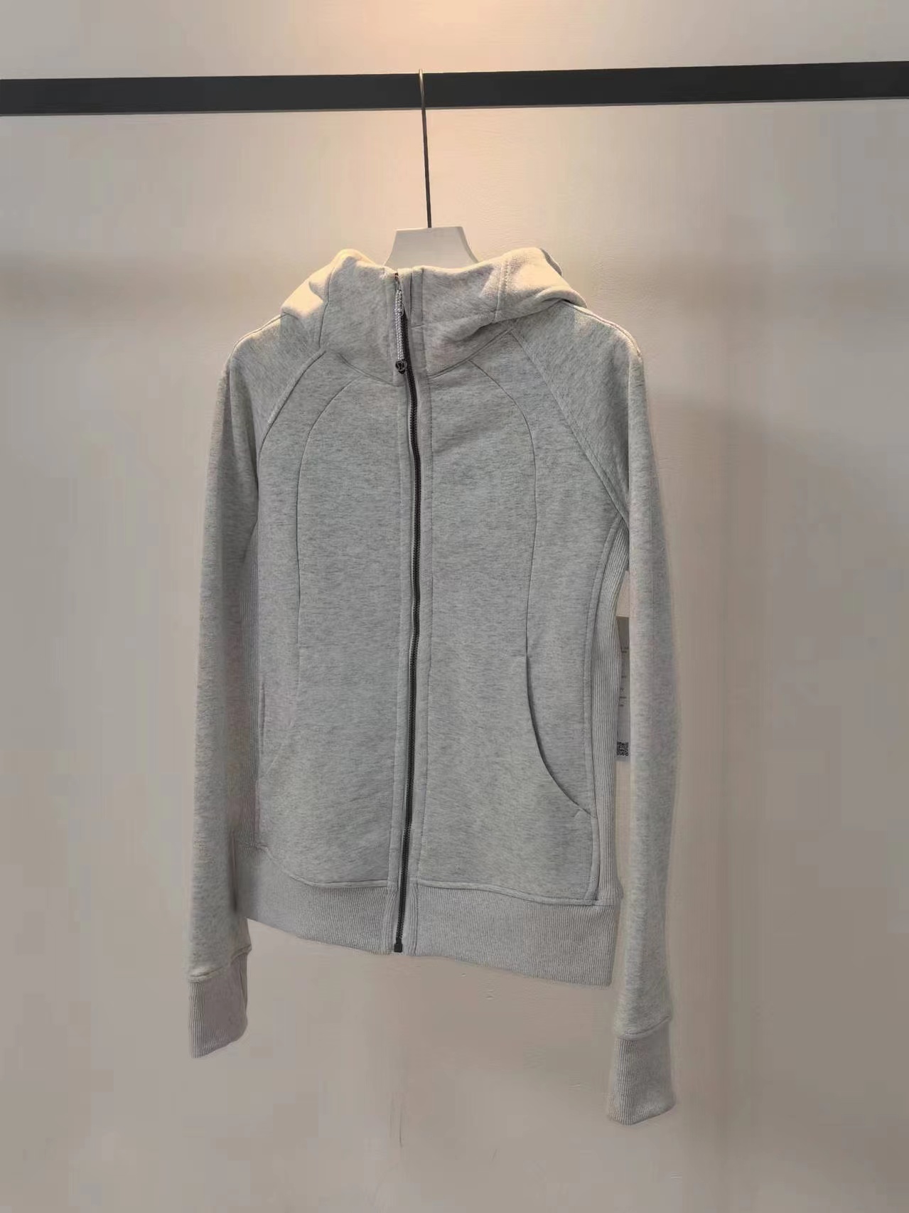 Lululemon Scuba Women's full-zip slim-fit long-sleeved hoodie