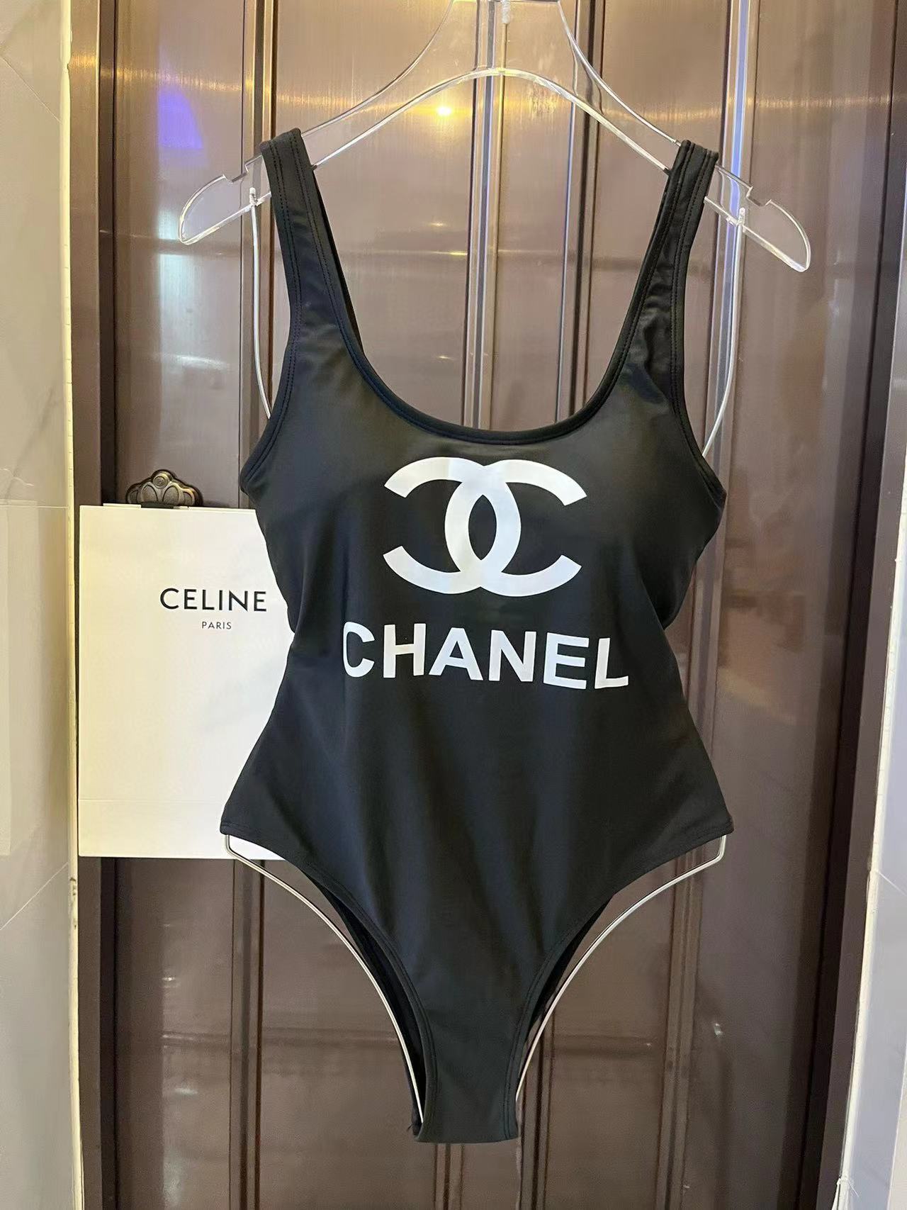 CHANEL Suit