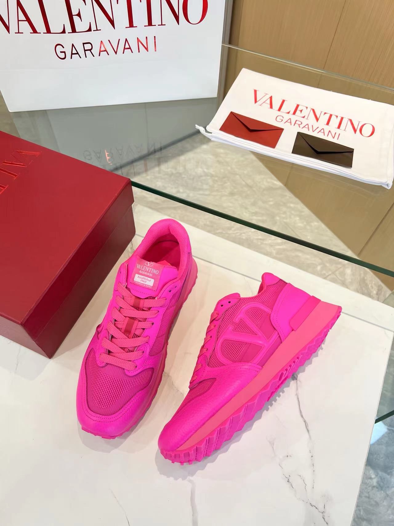 VALENTINO Sneakers
