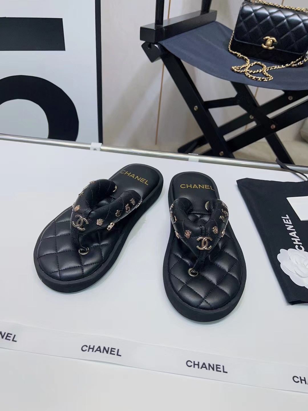 CHANEL Flip flops