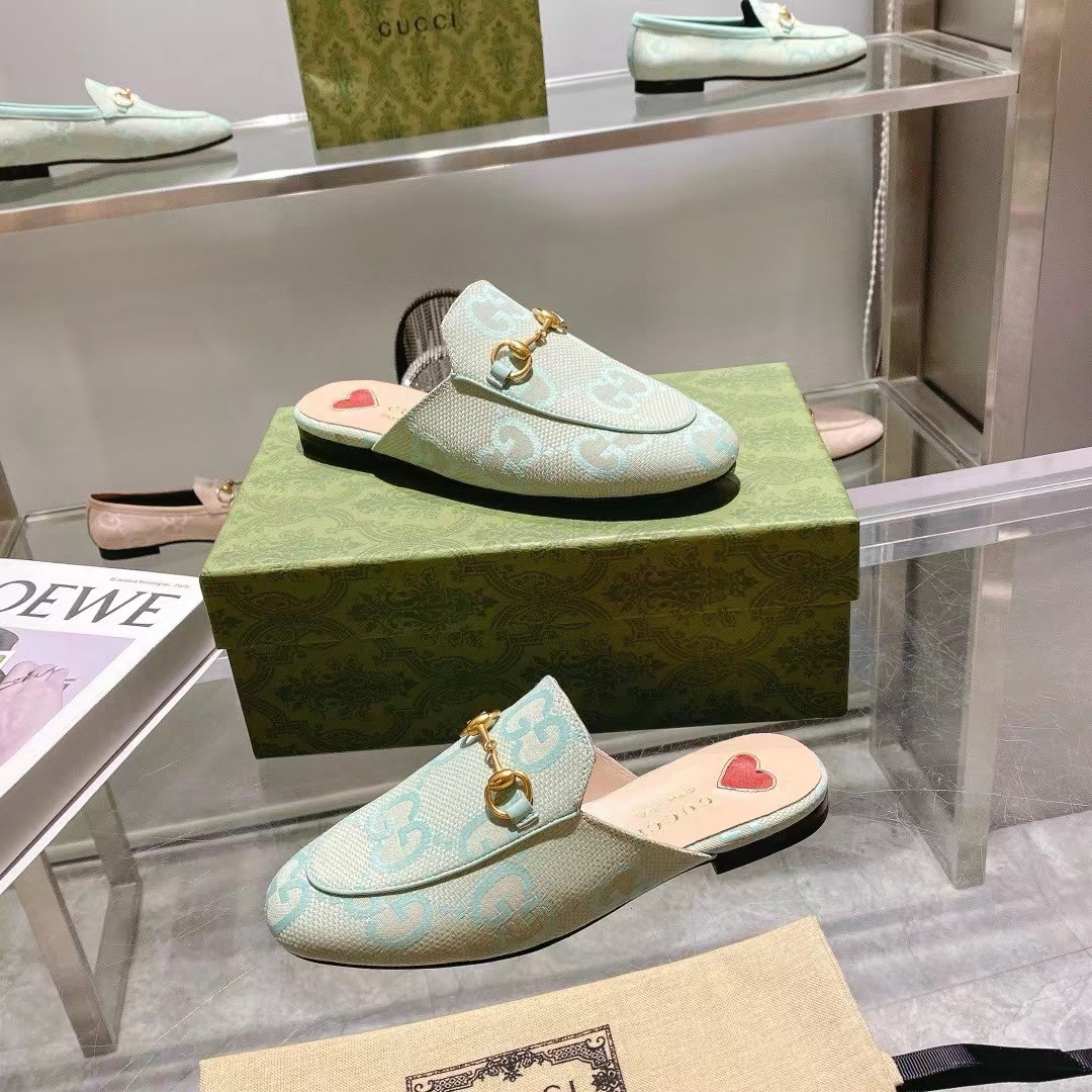 GUCCI Monogram Logo Buckled Loafer