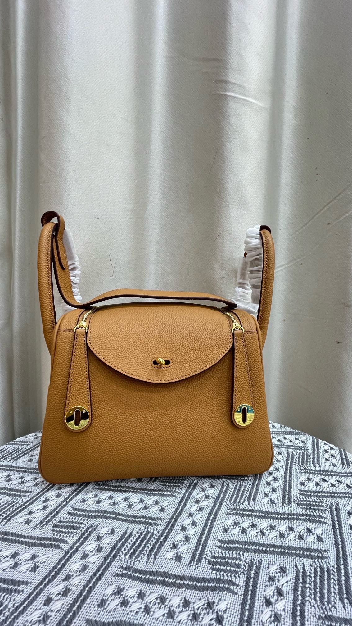 HERMES Lindy Bag