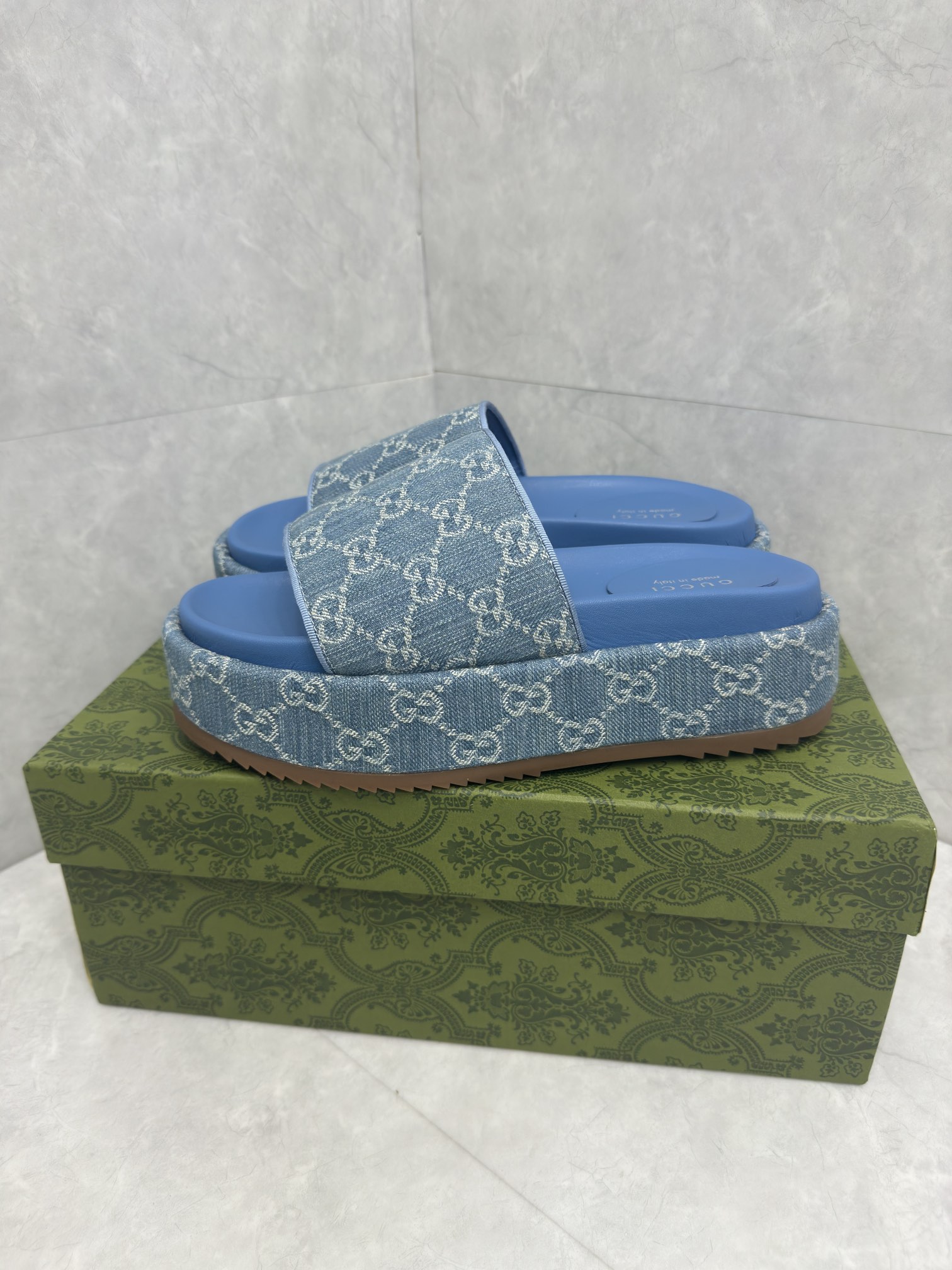 GUCCI GG Thick Soled Slippers