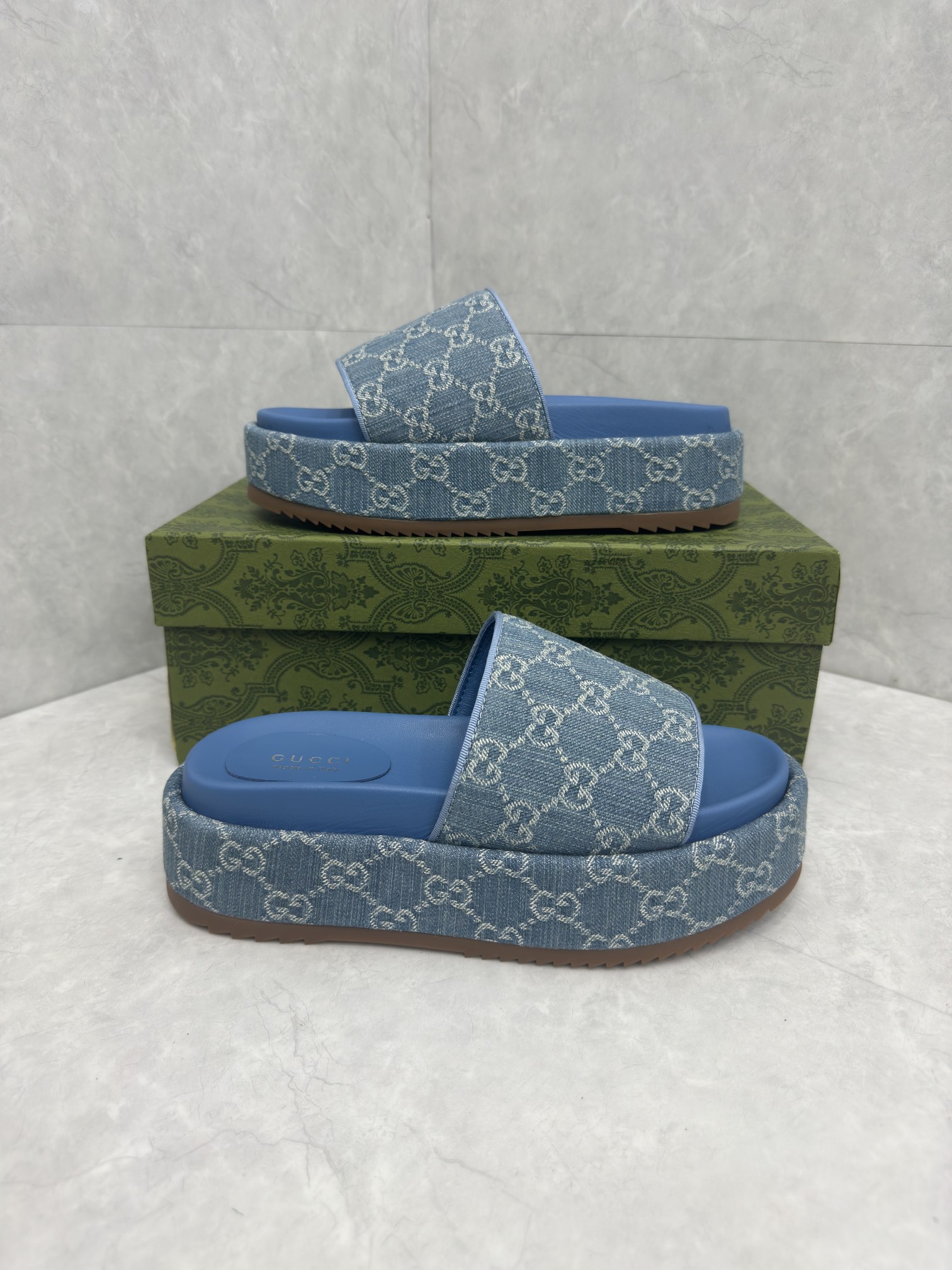 GUCCI GG Thick Soled Slippers