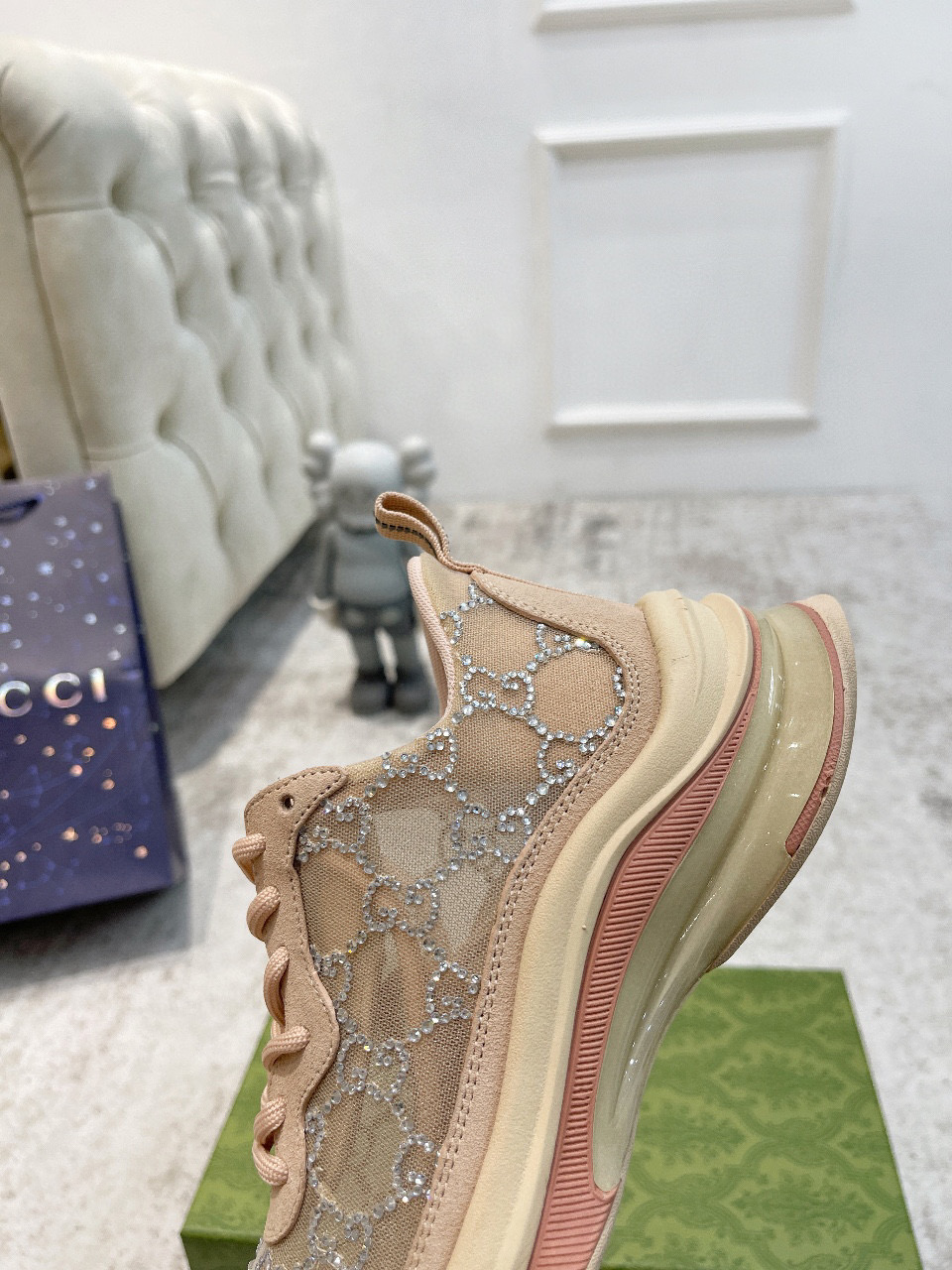 WOMEN'S GUCCI RUN SNEAKER