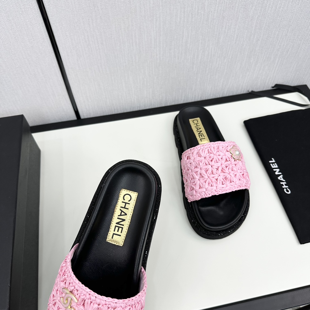 CHANEL hottest knitted slippers