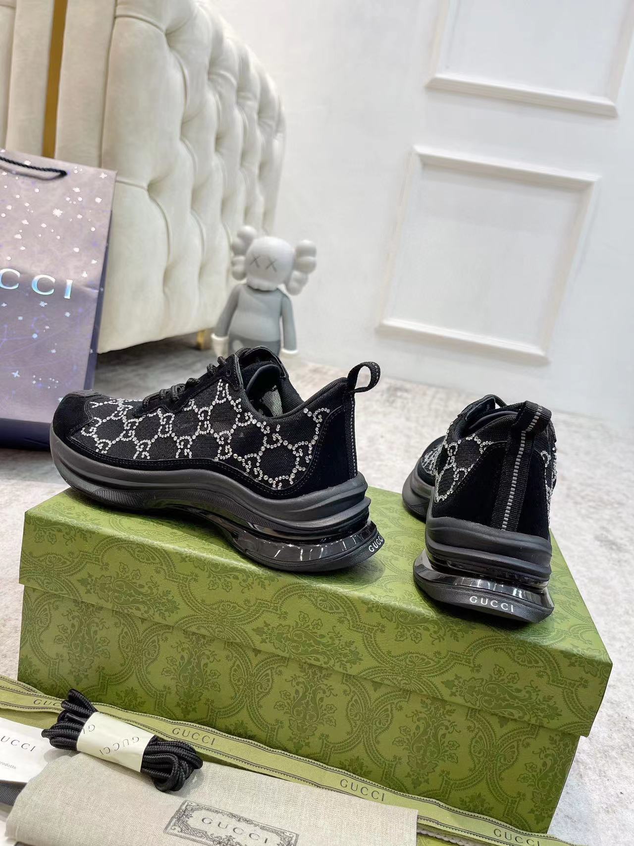 WOMEN'S GUCCI RUN GG CRYSTAL SNEAKER