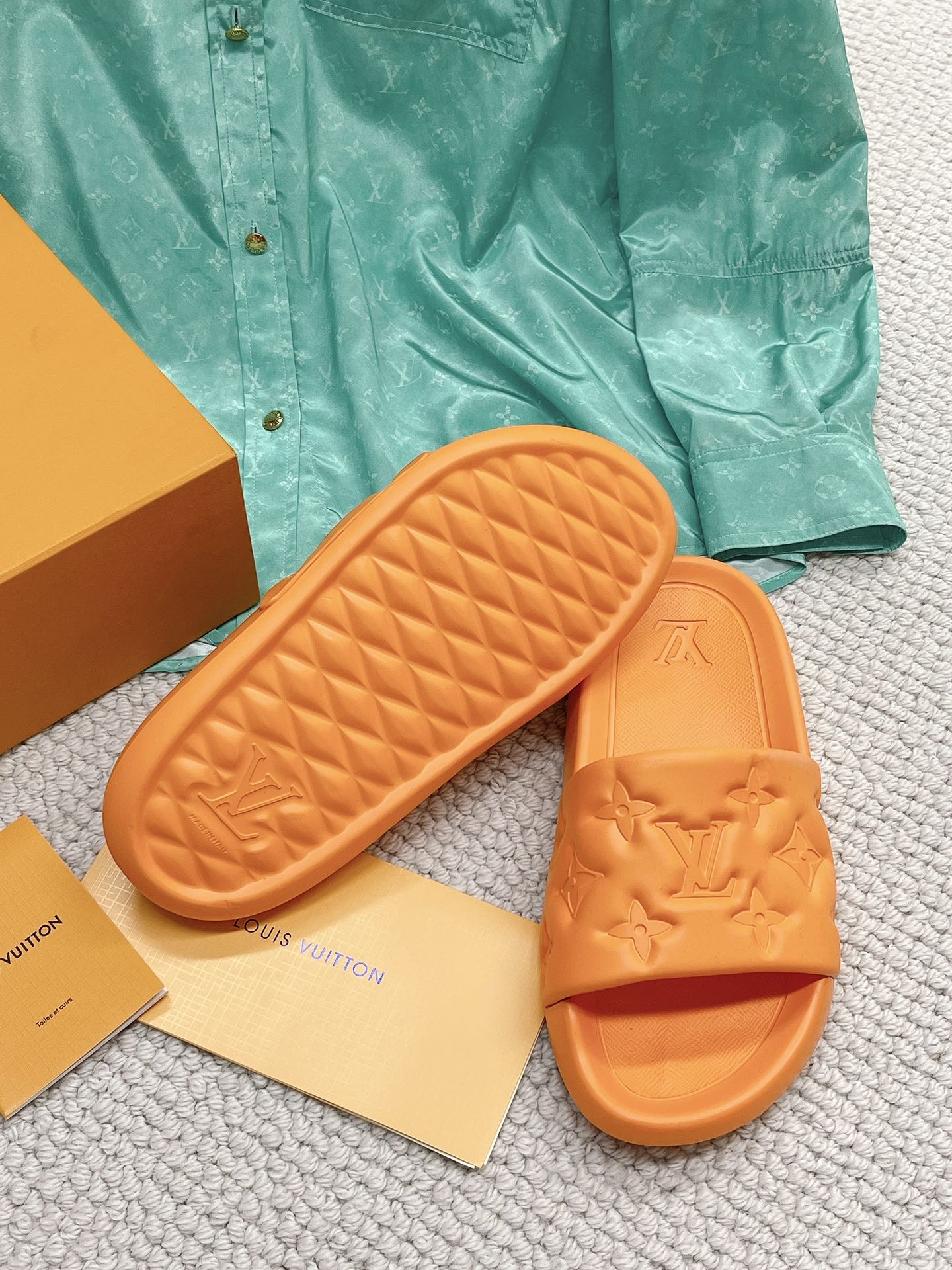 LOUIS VUITTON SLIDES