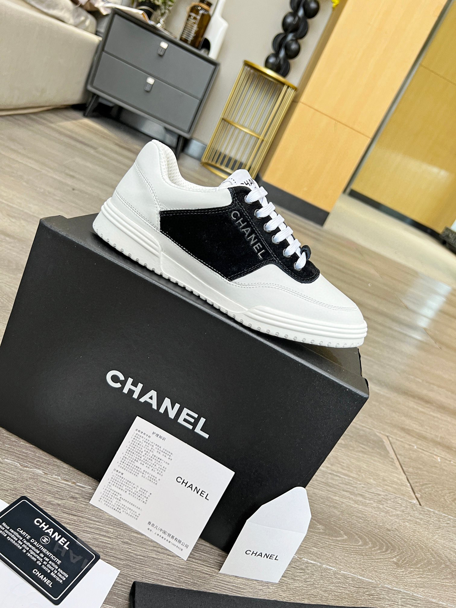 CHANEL SNEAKERS