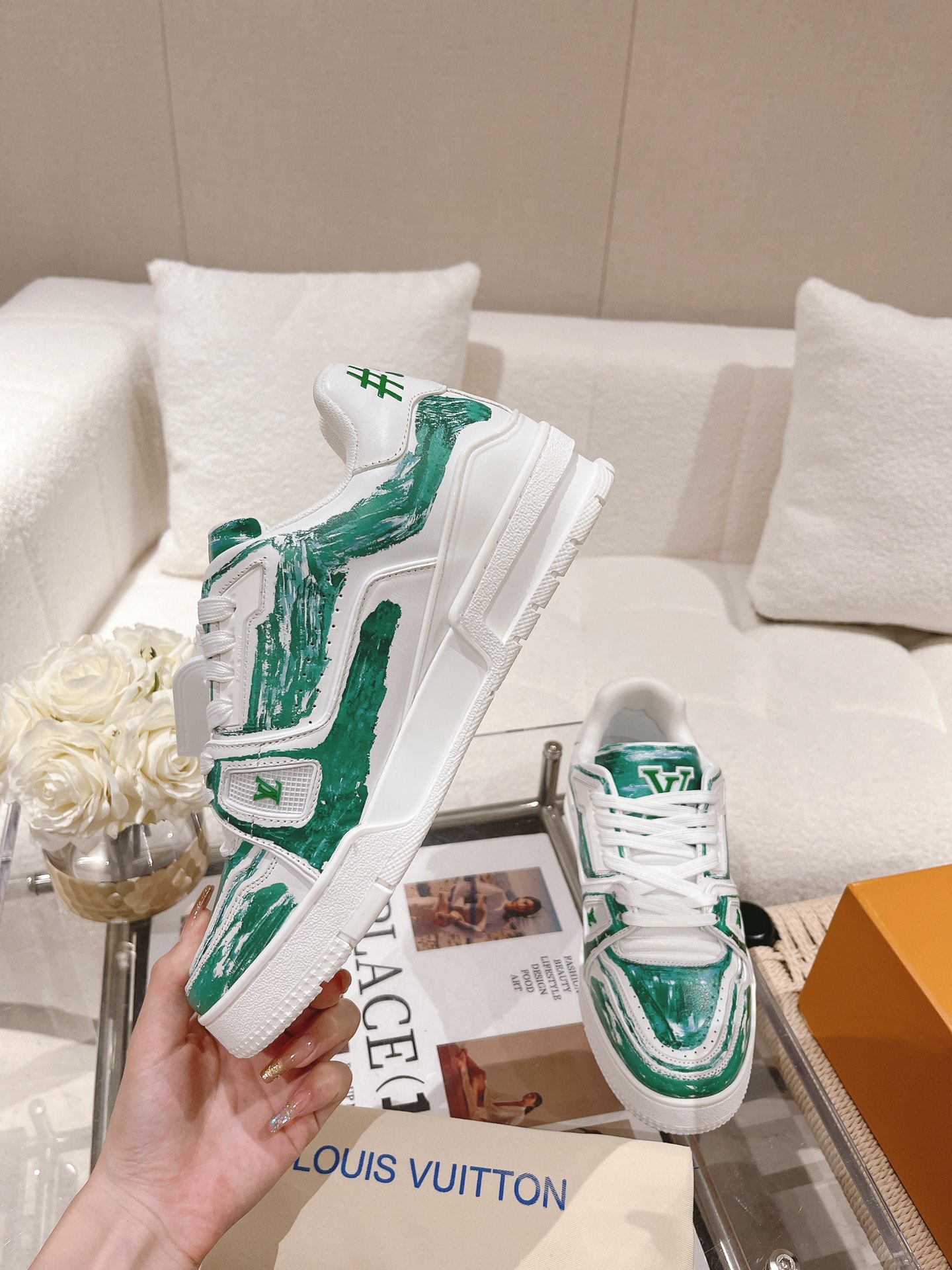 LOUIS VUITTON SNEAKERS