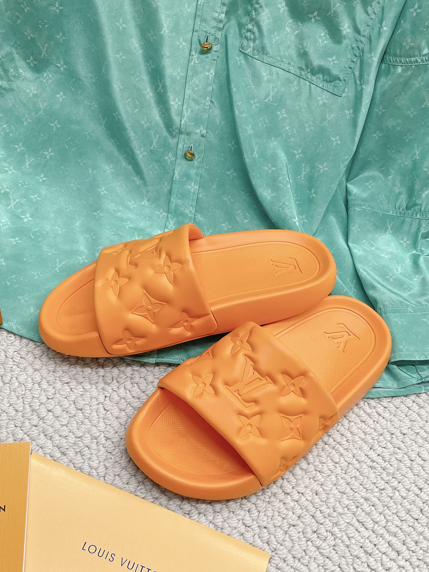 LOUIS VUITTON SLIDES