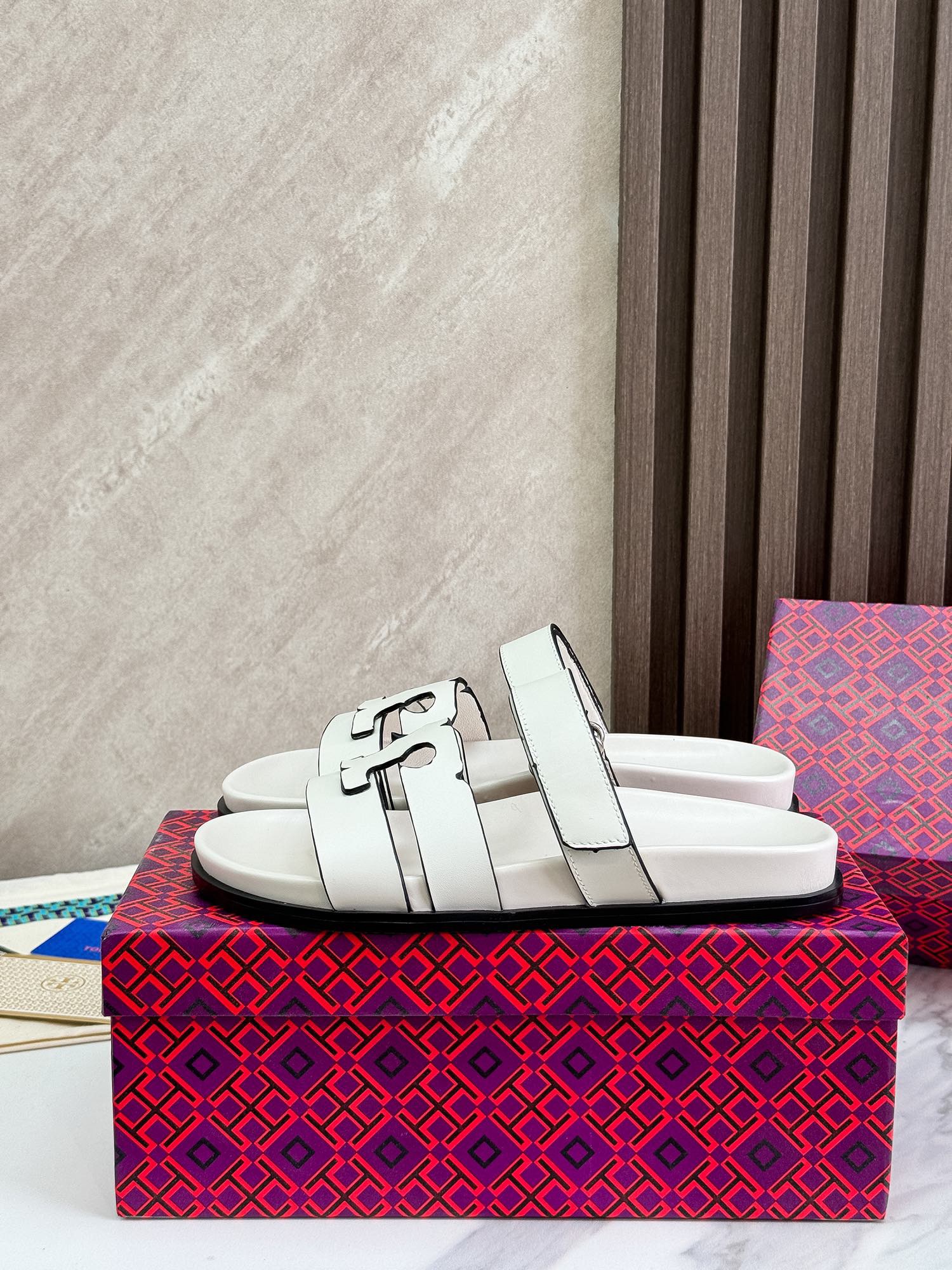 TORY BURCH Sandals