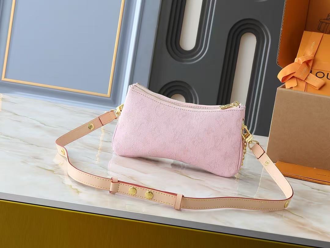 LV pochette handbag 24.5cm