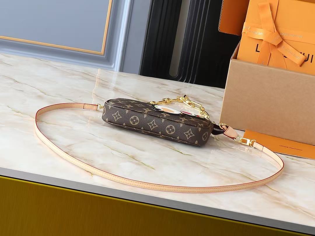 LV & TM Pochette Accessoires Bag 22cm