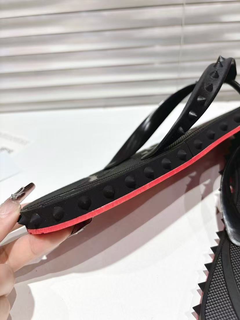 CHRISTIAN LOUBOUTIN Flip-flops