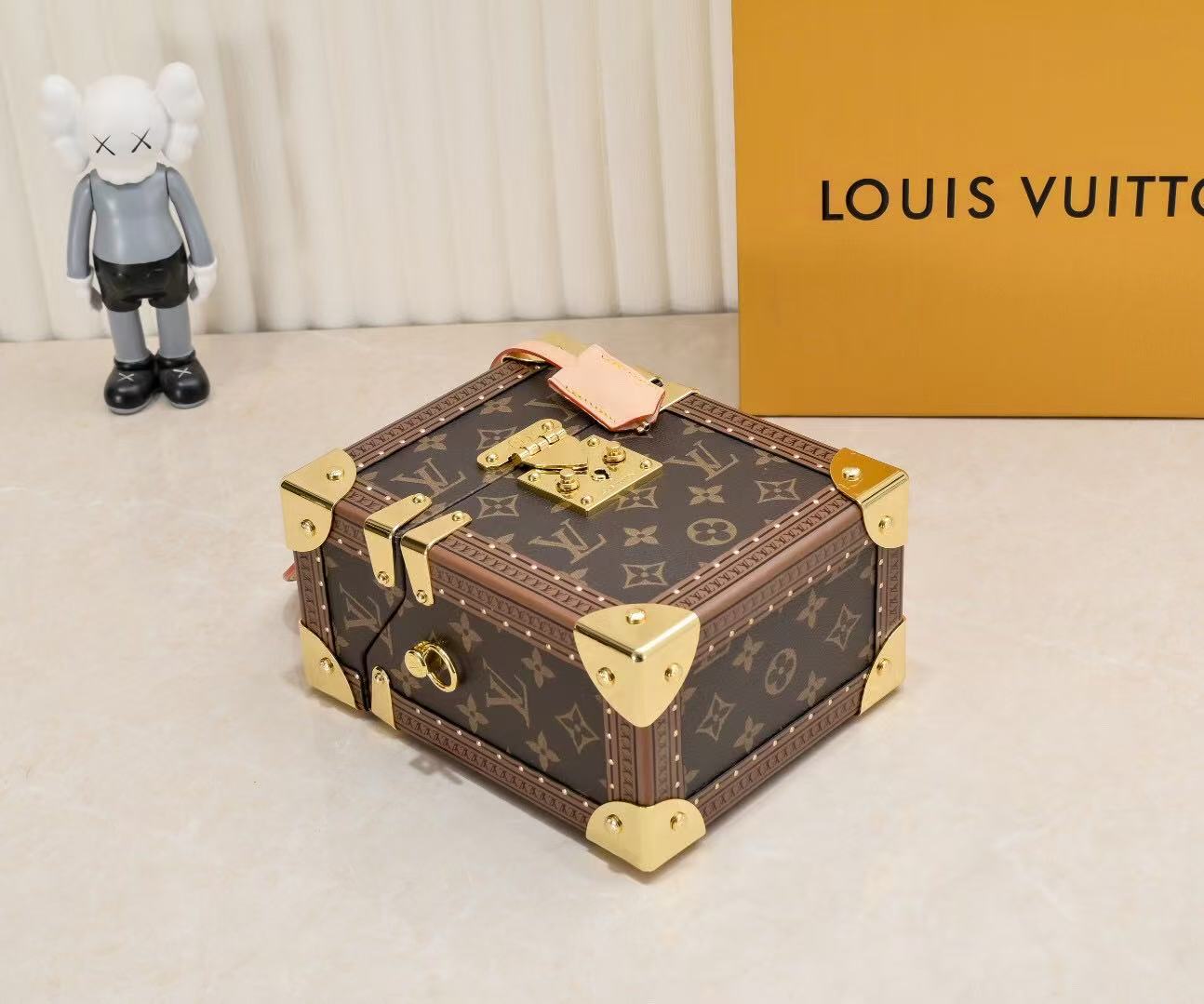 LV Camera Box