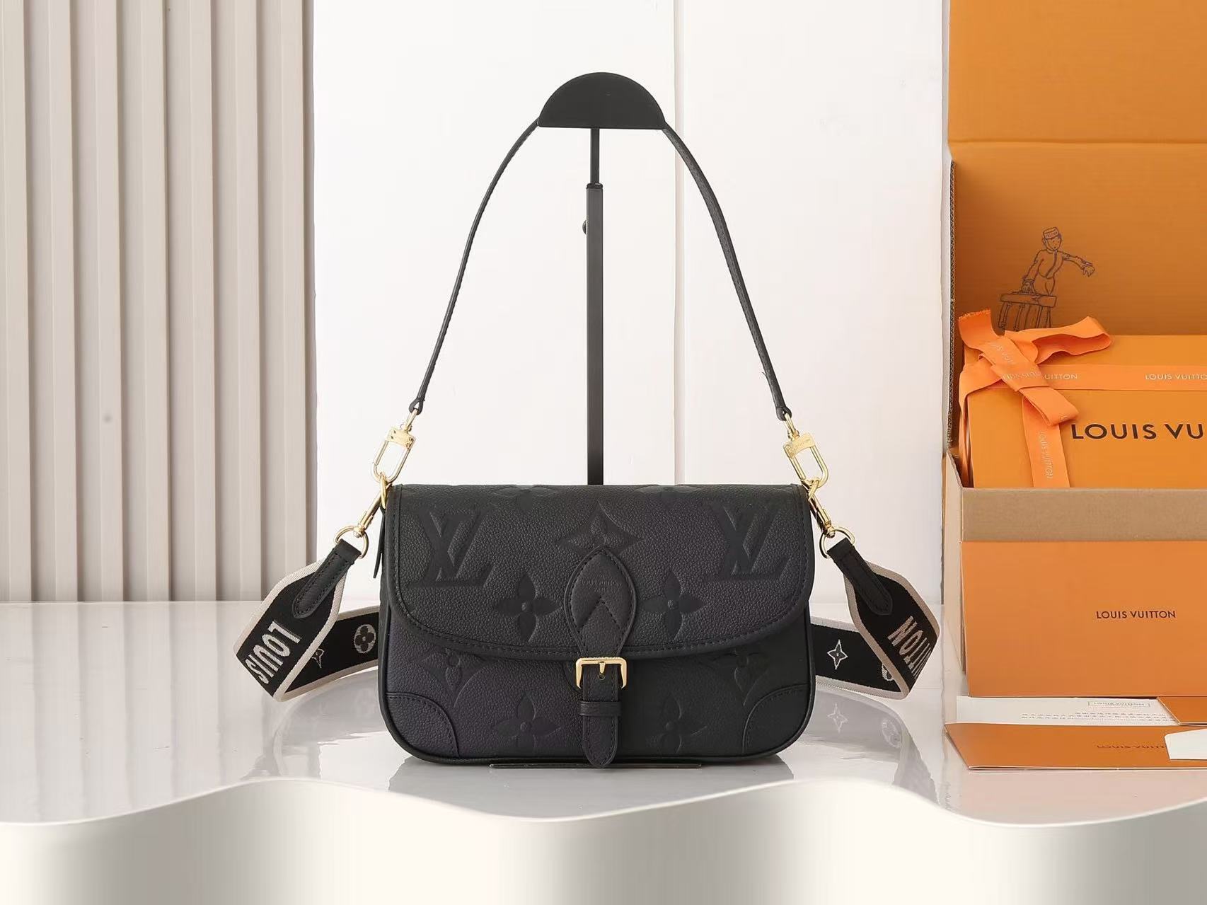 LV  Diane Handbag (best quality)